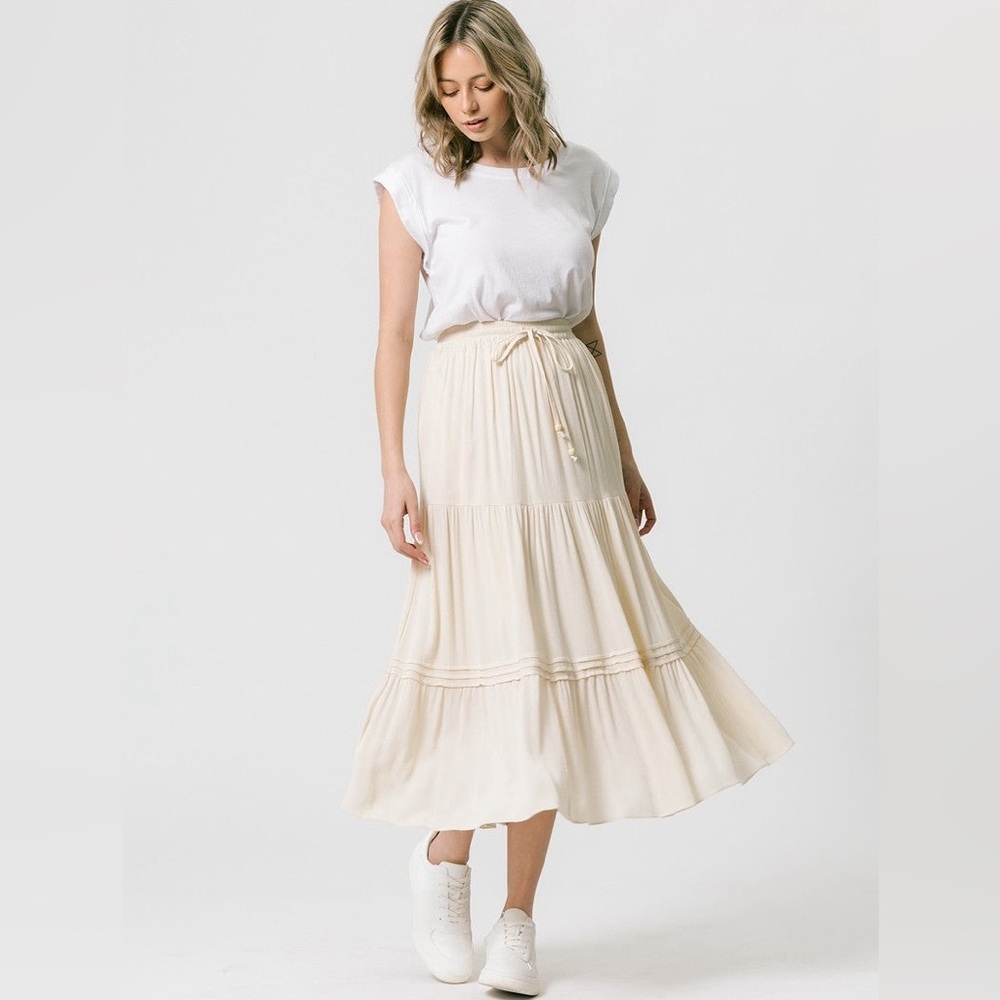Tie-string midi skirt with smocked waist